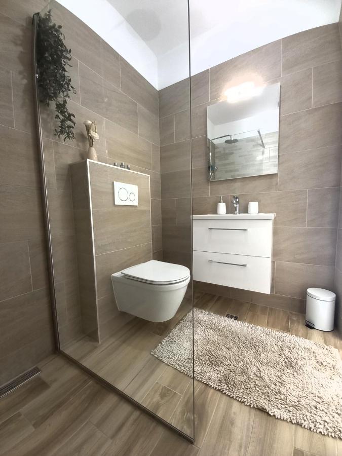 Villa Tia With Heated Pool & Jacuzzi Murvica  Exterior foto