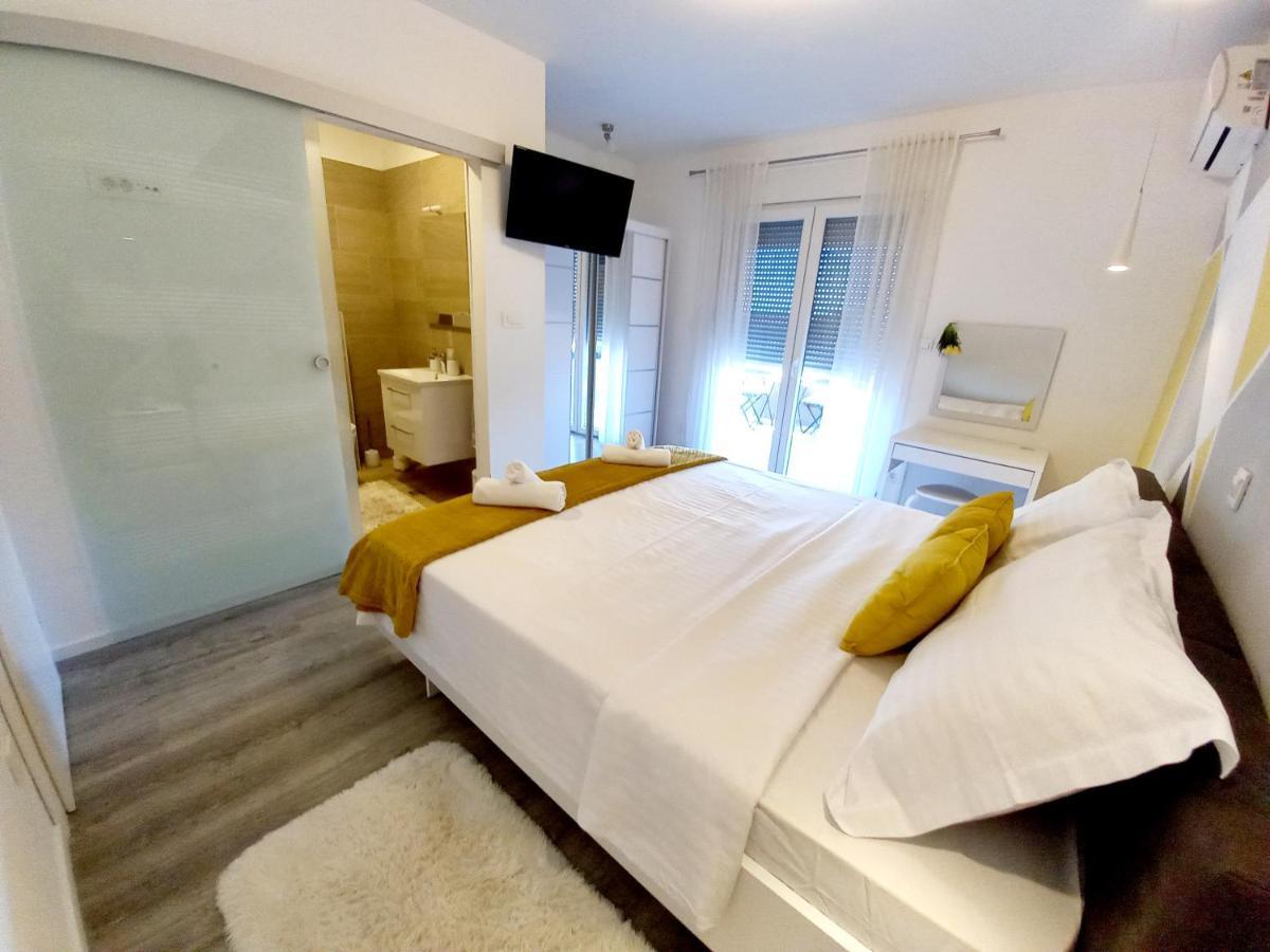 Villa Tia With Heated Pool & Jacuzzi Murvica  Exterior foto