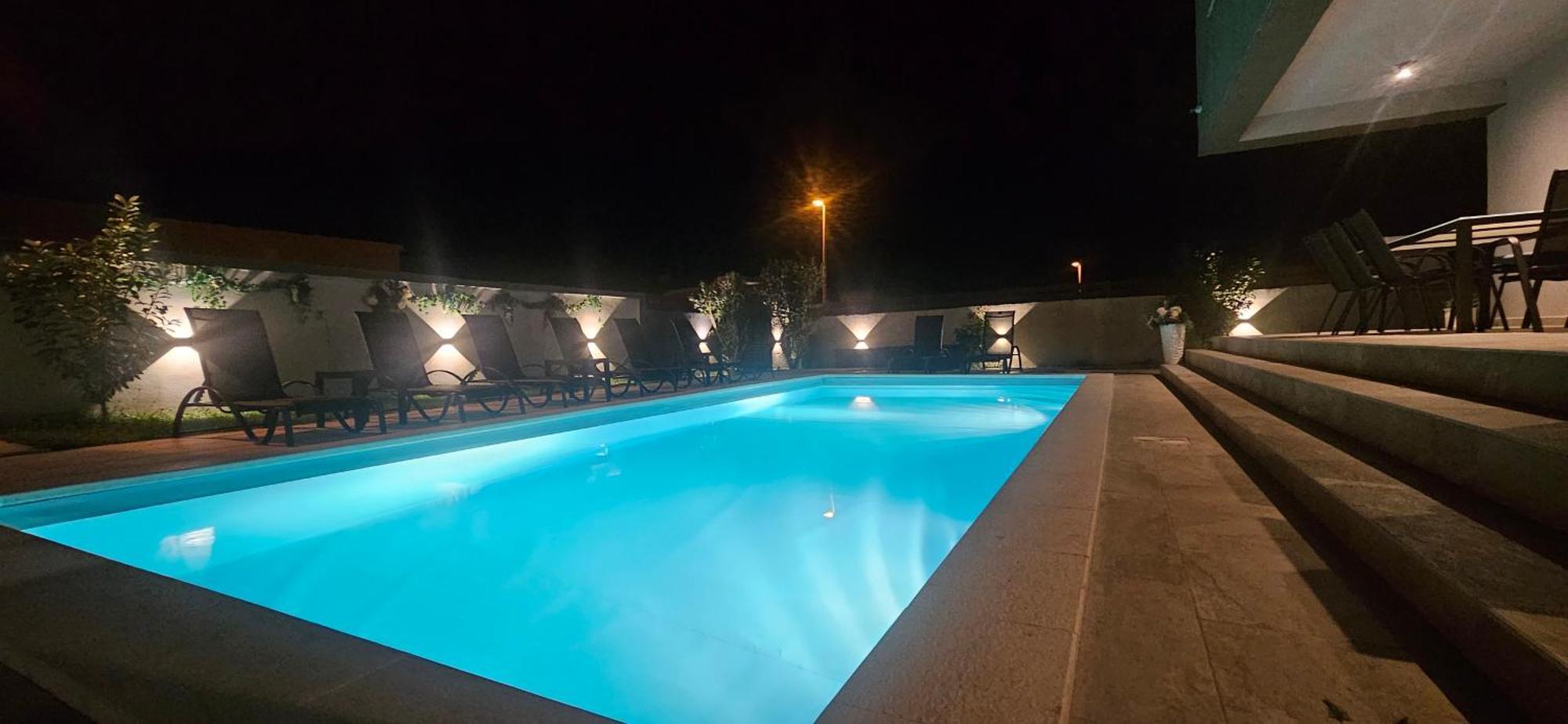 Villa Tia With Heated Pool & Jacuzzi Murvica  Exterior foto